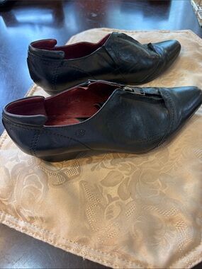 Josef Seibel Black Leather Low Heel Ankle Booties with Red Interior